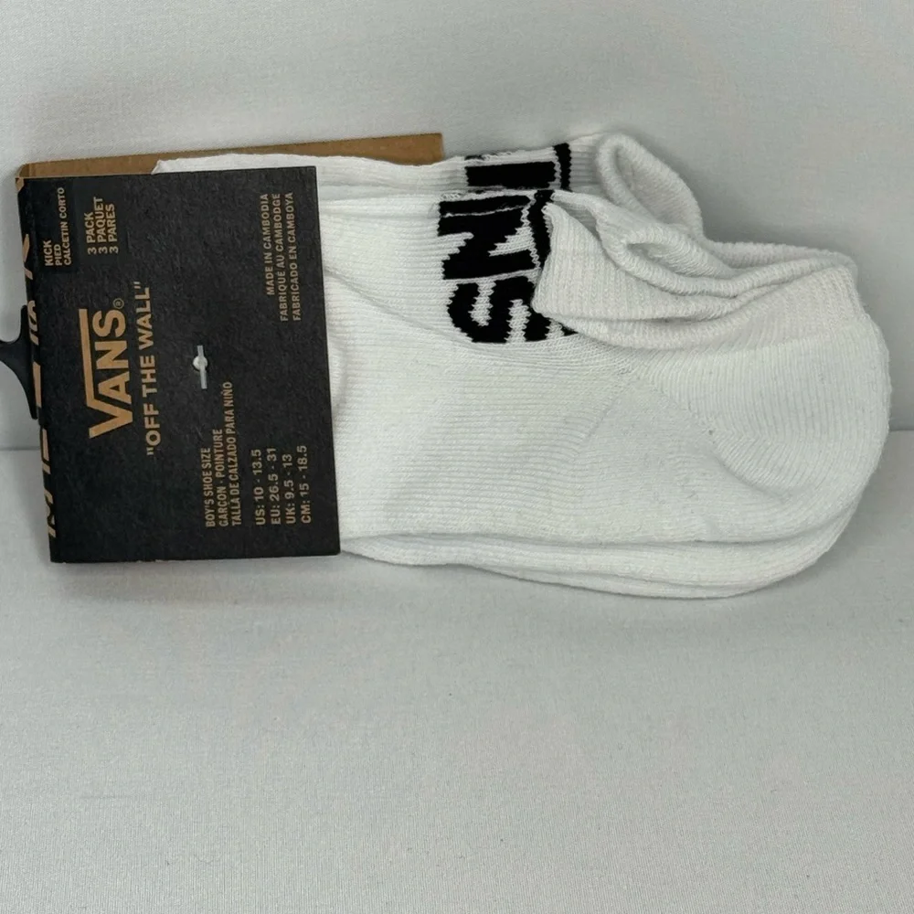 Vans White kick Socks with Black Logo - boys 10-13.5